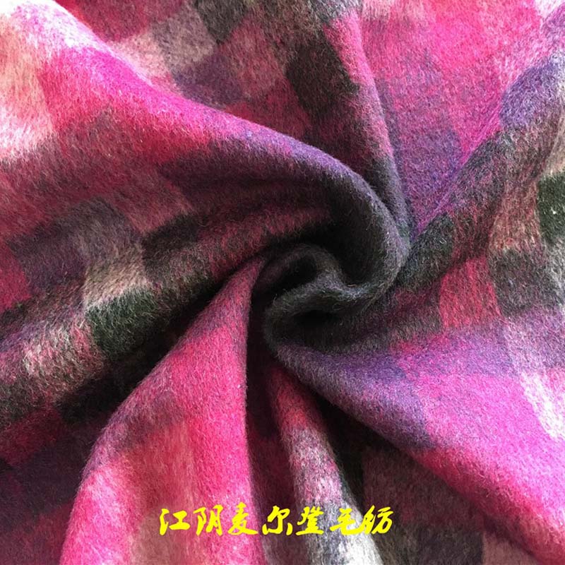 朦朧品字格50%羊毛50%滌給580克順毛朦朧格